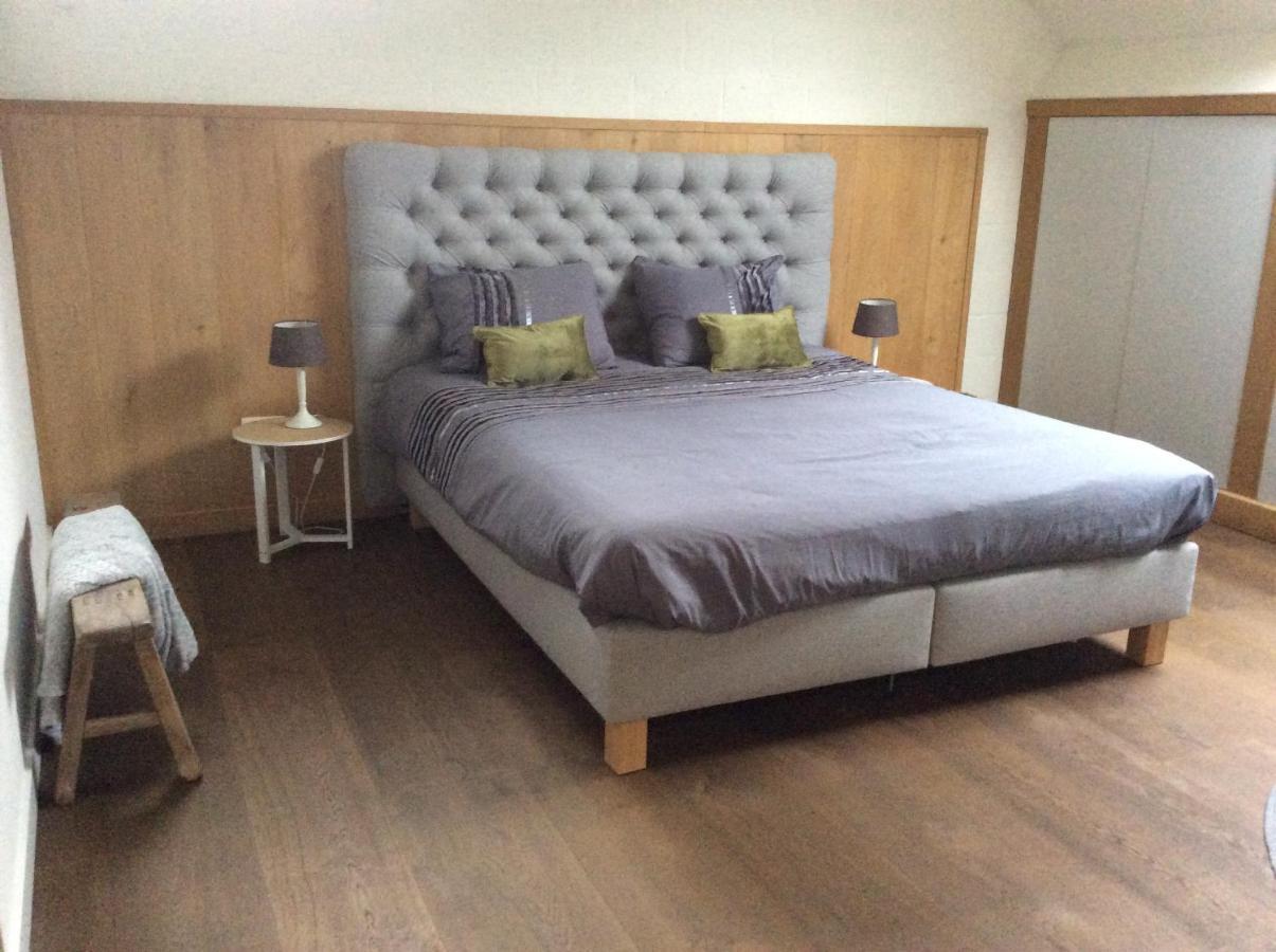 Truyenhof Bed & Breakfast Бри Екстериор снимка